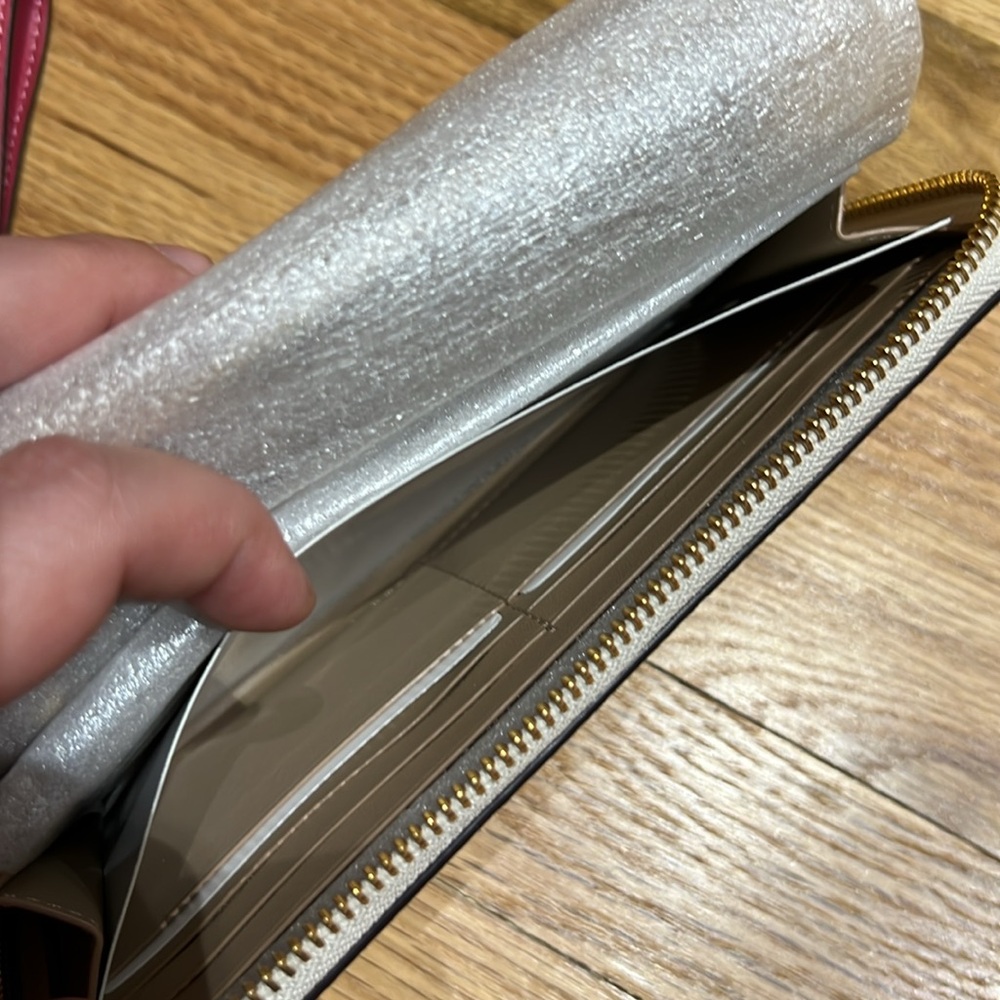 Coach NWOT zip around disco star wallet wristlet💫 - Picture 13 of 15